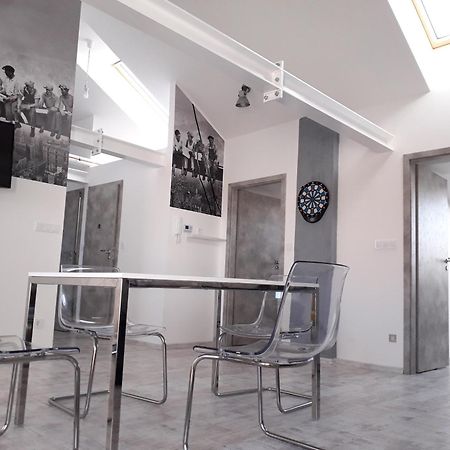 8X8 Tetoter Apartman Сегед Екстер'єр фото